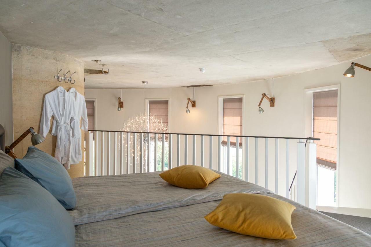 Watertorenhotel Nes Bagian luar foto