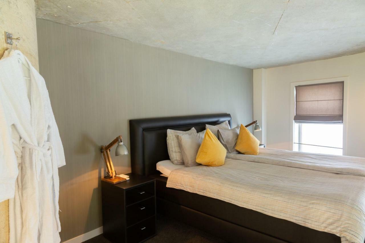 Watertorenhotel Nes Bagian luar foto